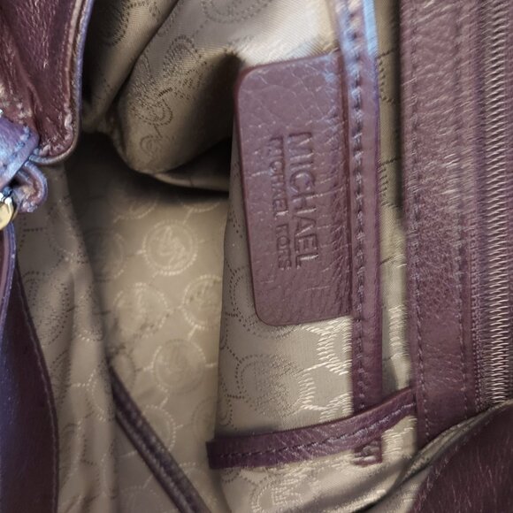 Michael Kors Jenna Large Tote - Picture 2 of 9